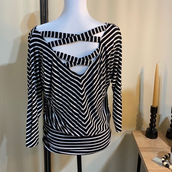 White House Black Market black & cream shirt size Small - Picture 2 of 9